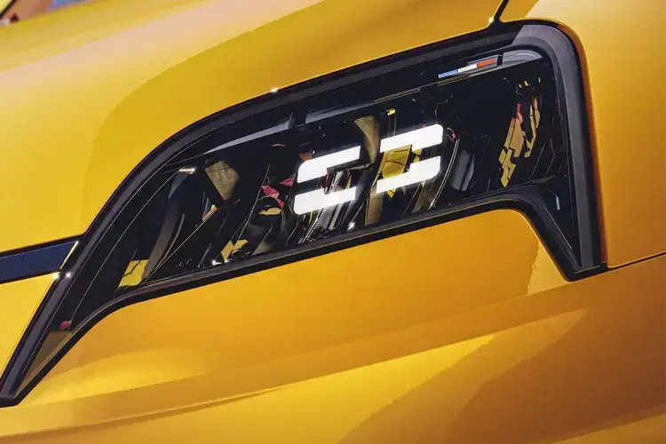 110kW Iconic Five + Comfort Range 52kWh 5dr Auto