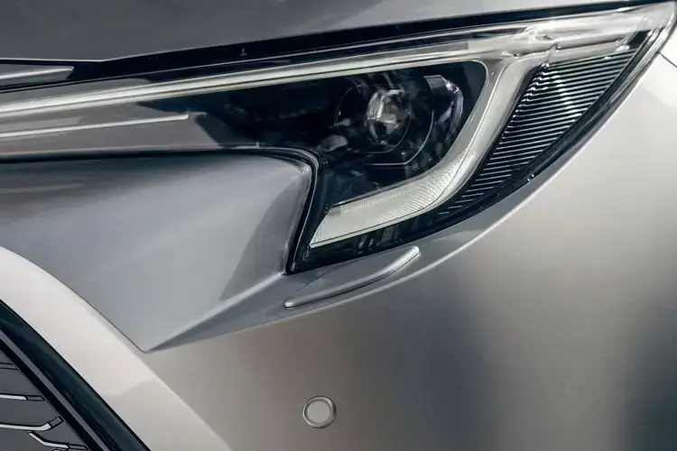 1.8 Hybrid Design 5dr CVT