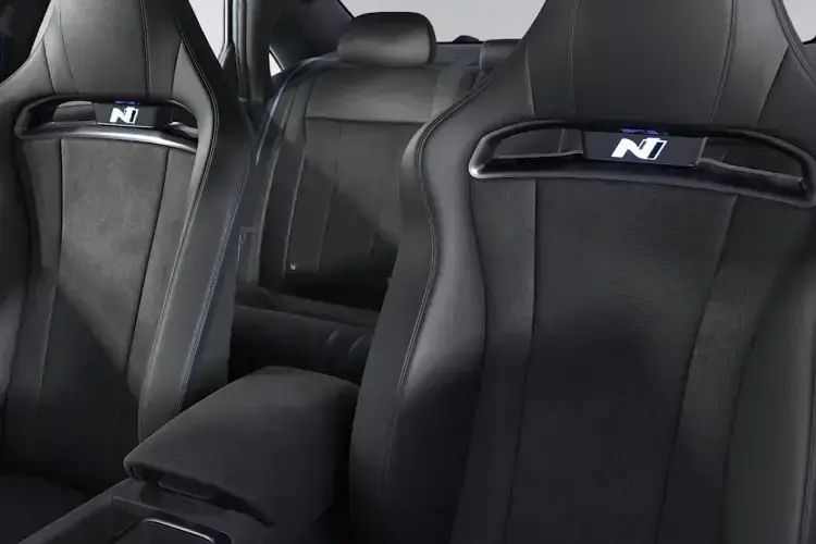 478kW 84 kWh 4dr Auto [Vision Roof]