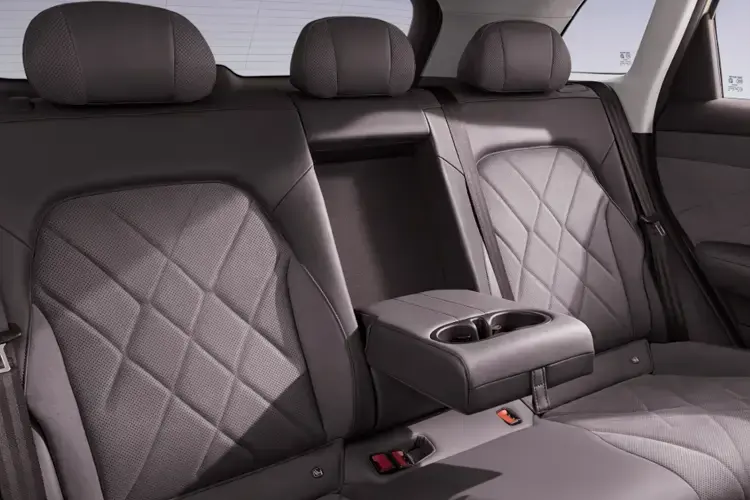 266kW Trophy EV Dual Motor 77kWh 5dr Auto